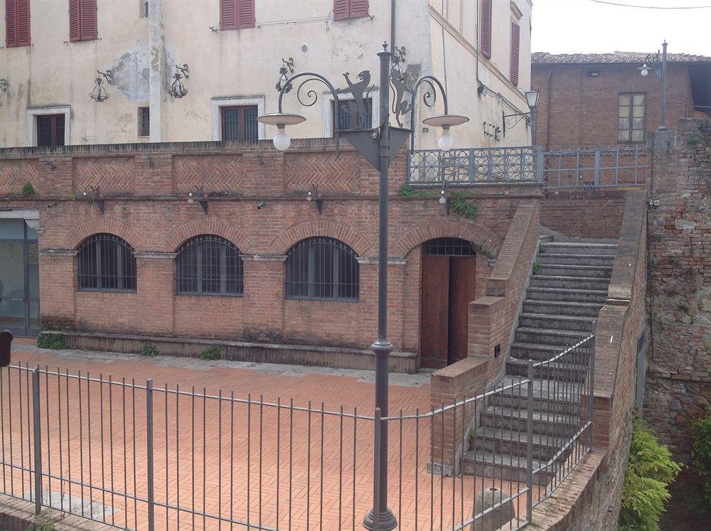 B&B Duccio Di Buoninsegna Сиена Экстерьер фото